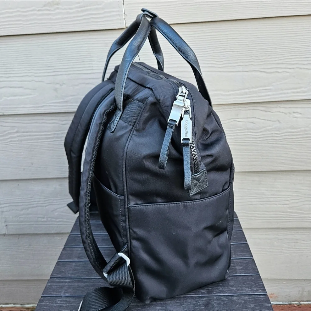 Baggallini Soho Backpack Black Laptop Purse Bag Carry On Travel Flight RFID EUC